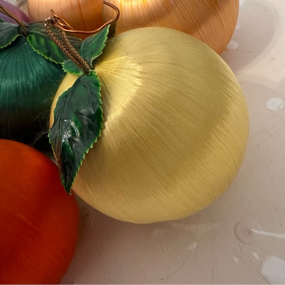 Large Satin Fruits Christmas Ornaments Vintage - Picture 4 of 16